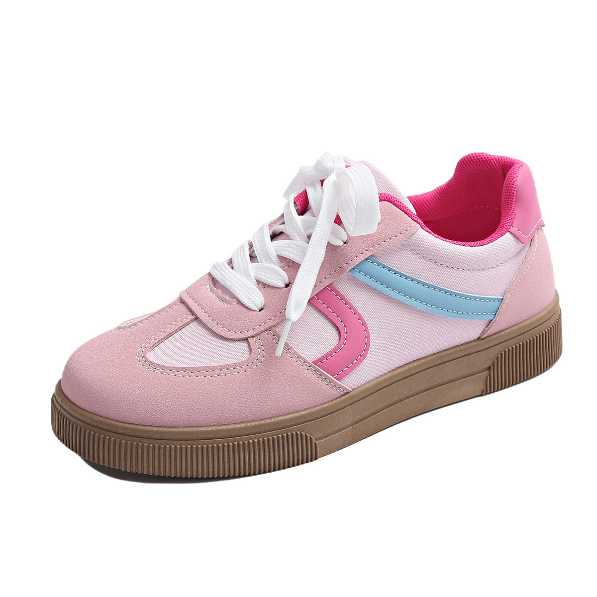 Flat and lightweight German training shoes